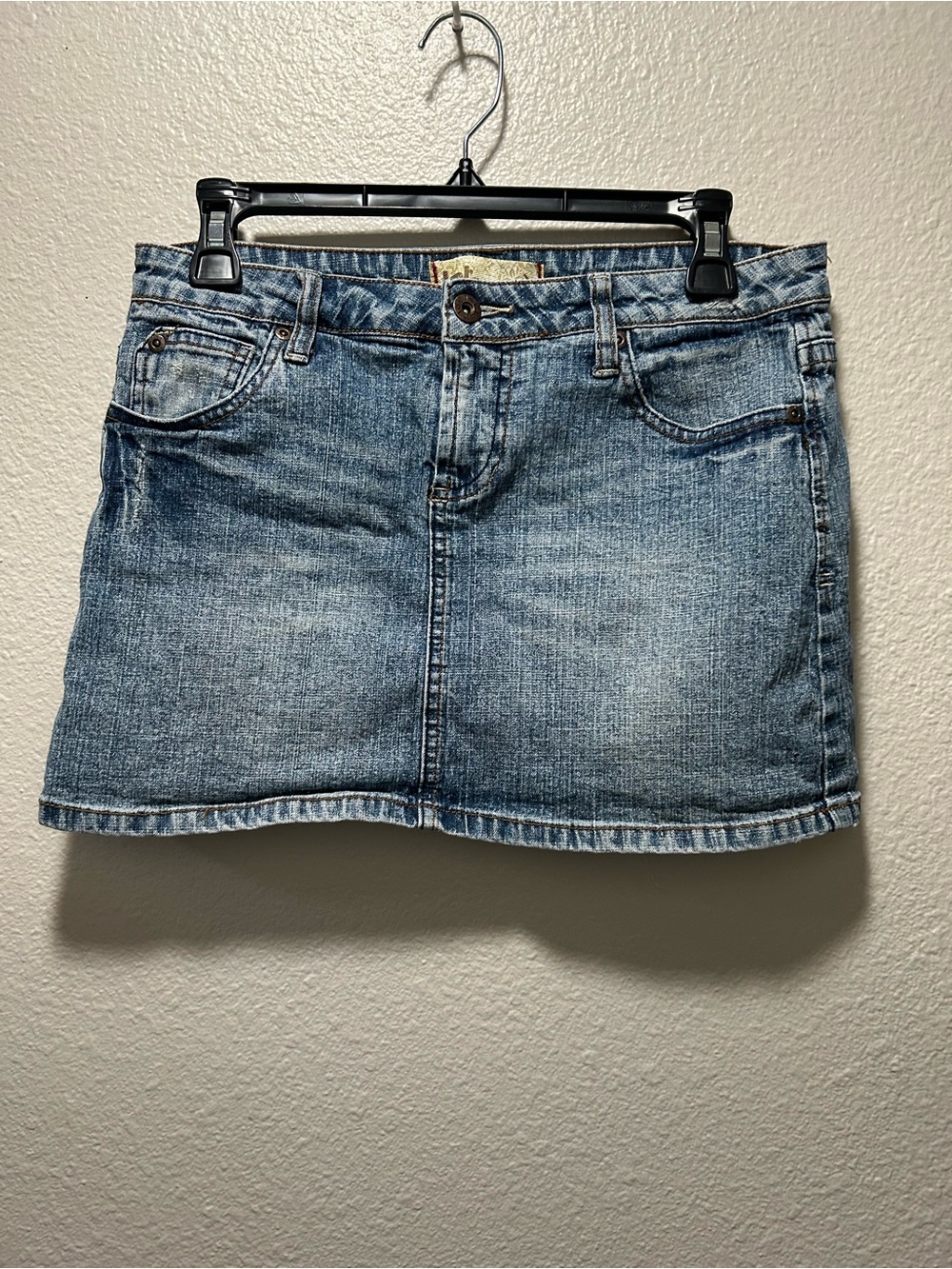 Y2K Lowrise Mini Skirt l.e.i brand with star pockets